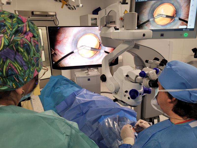 pierwsza operacja okulistyczna w Europejskim Centrum Innowacyjnej Terapii Chorób Plamki Żółtej (fot. Anna Guzowska / 1.12.2025