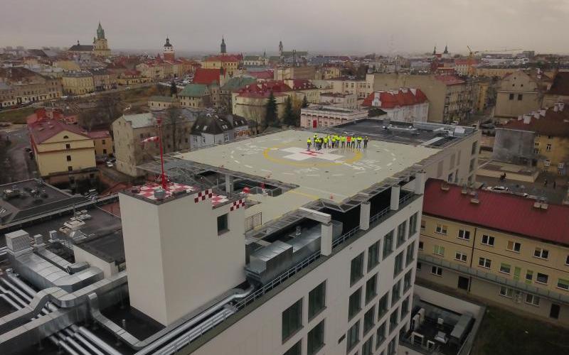 Nowy budynek SPSK 1 - kadra zarządzająca firmy Budimex po zakończonych odbiorach