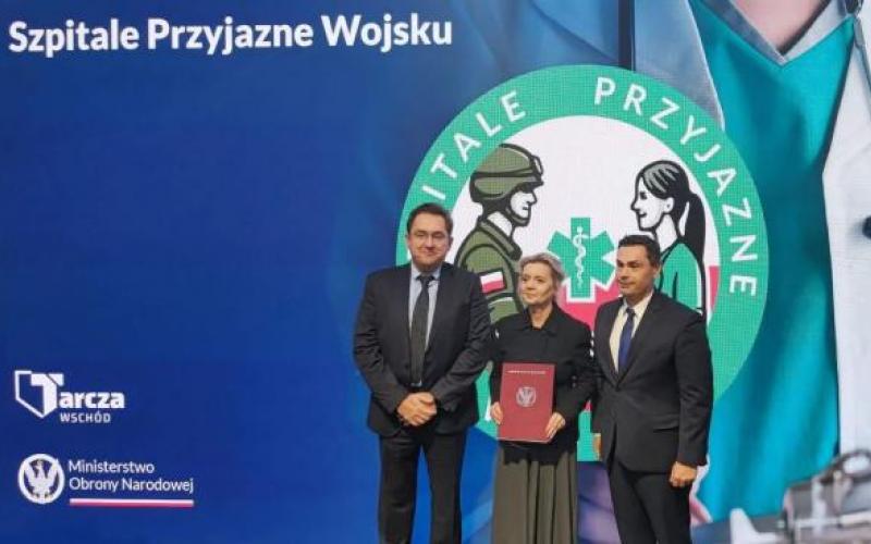 podpisanie umowy - Szpitale Przyjazne Wojsku _ 20.10.2025 (B. Gawelska USK1 / M. Szabelski USK4 / prof. K. Torres UM)
