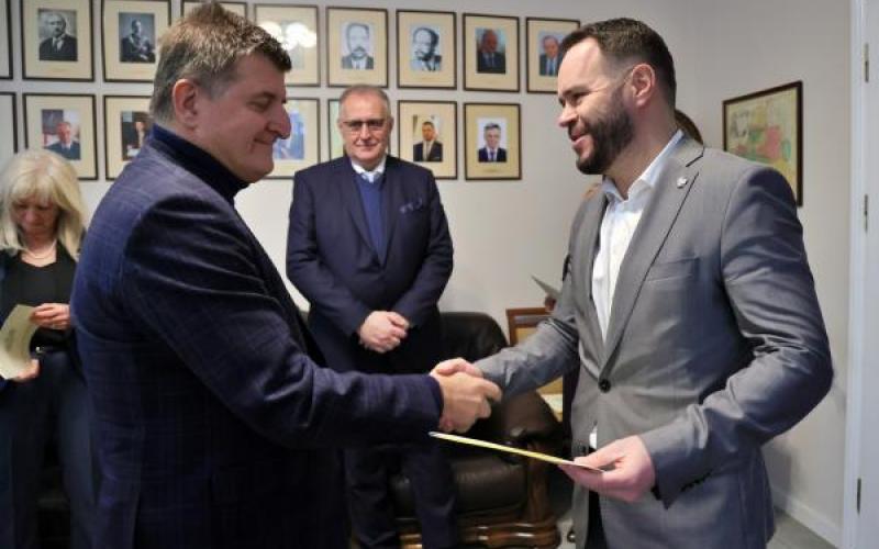 prof. Tomasz Żarnowski odbiera powołanie na stanowisko konsultanta wojewódzkiego_zdjecie: LUW)